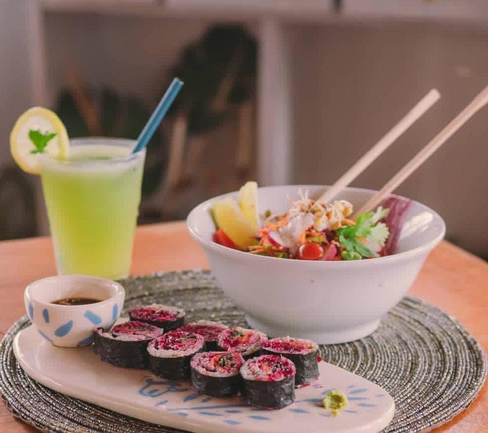 Sushi con Ensalada (8 piezas)
