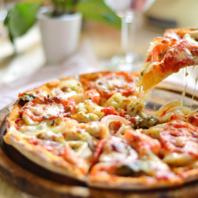 Pizza Jamón y Palmitos
