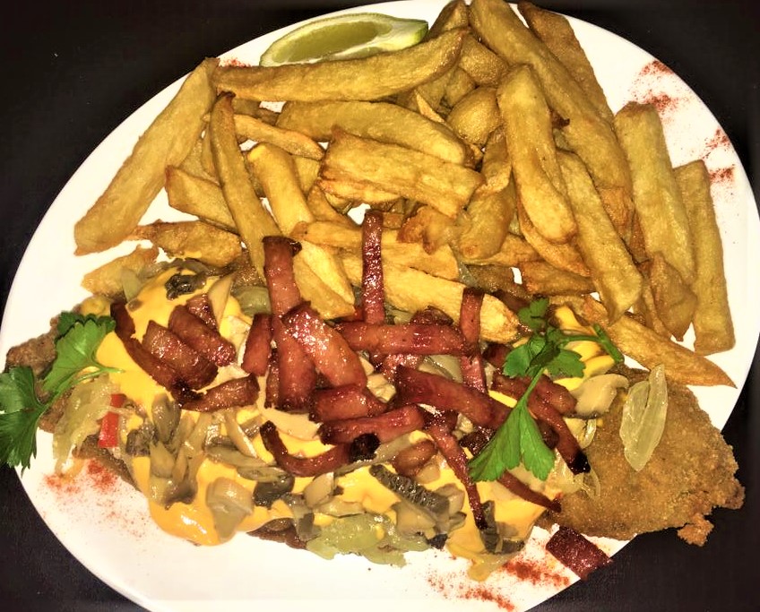 Mila Cheddar + Fritas