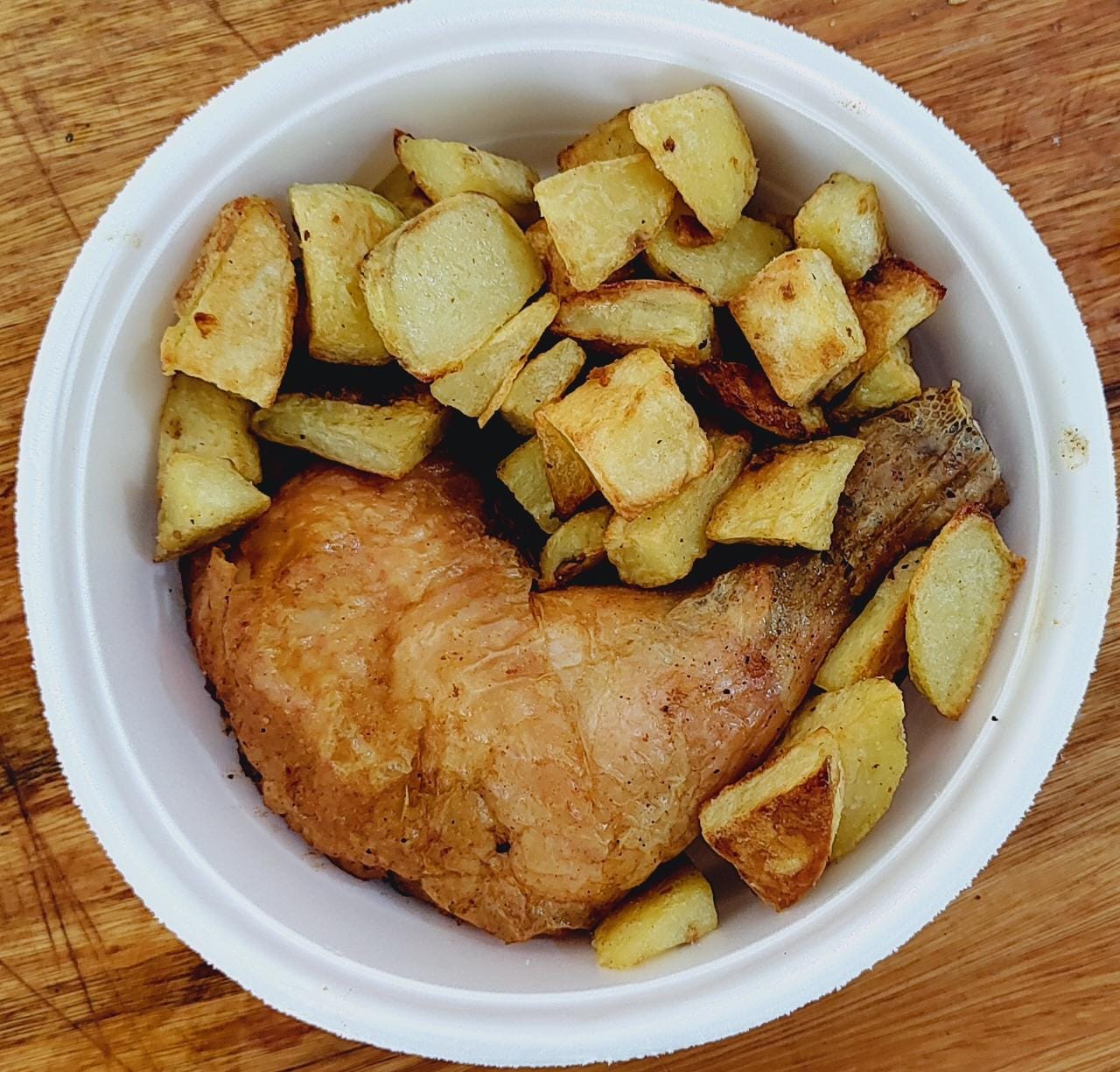 Cuarto Trasero de Pollo con Papas al Horno