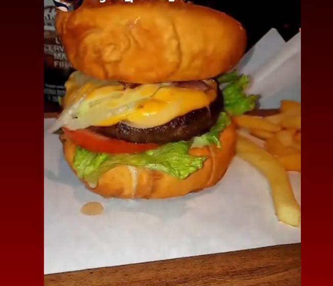 Tequeburguer Con Porción De Papas