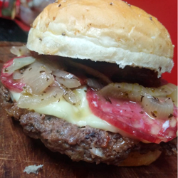 Burger Peperoni con Papas Fritas