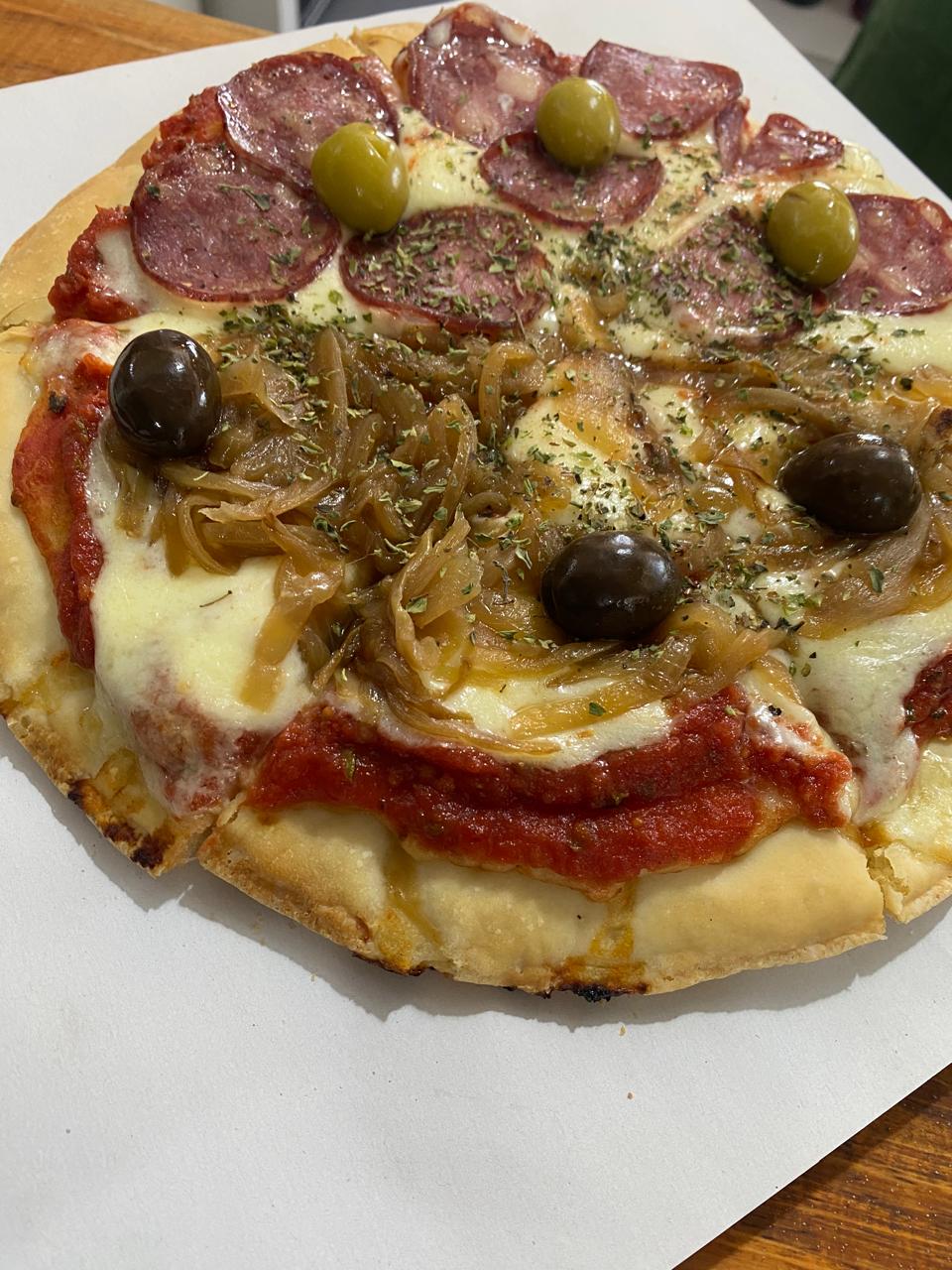Pizza pera y 4 quesos