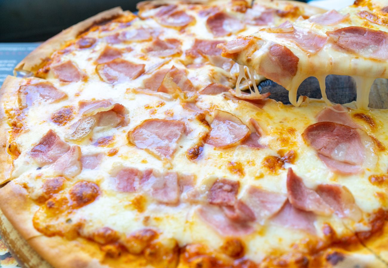 Pizza Jamón Y Queso ?