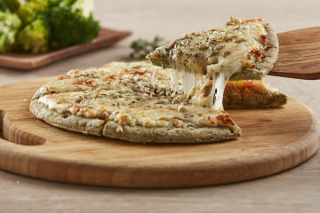 Pizza Muzza + 2latas De Cerveza