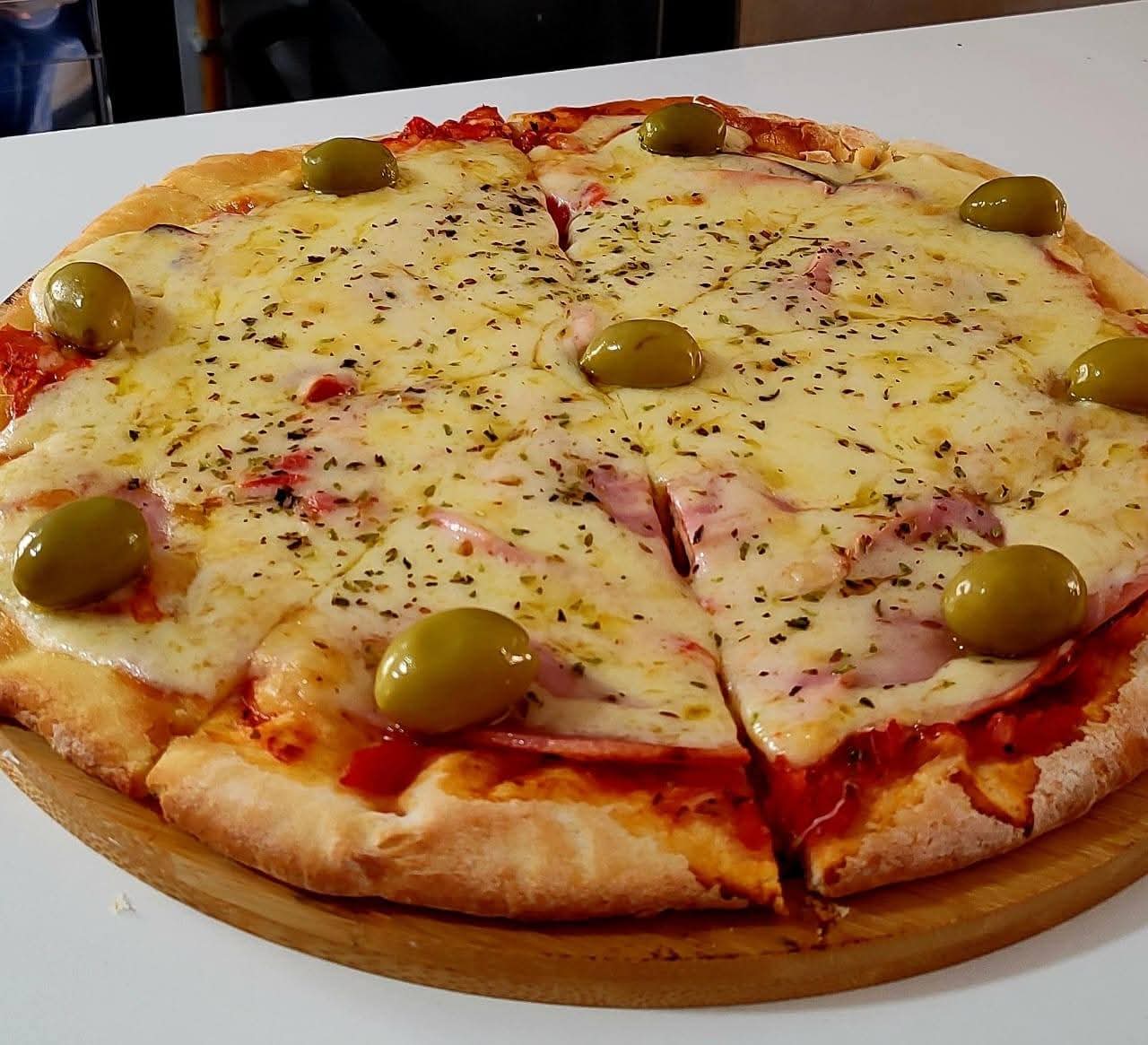 Pizza Al Prosciuto