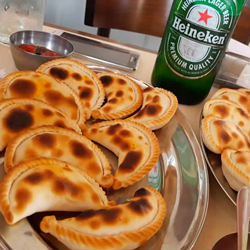 Docena de empanadas de carne + Cerveza 1L