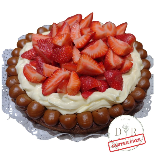 Brownie Con Crema Y Frutillas Sin Tacc