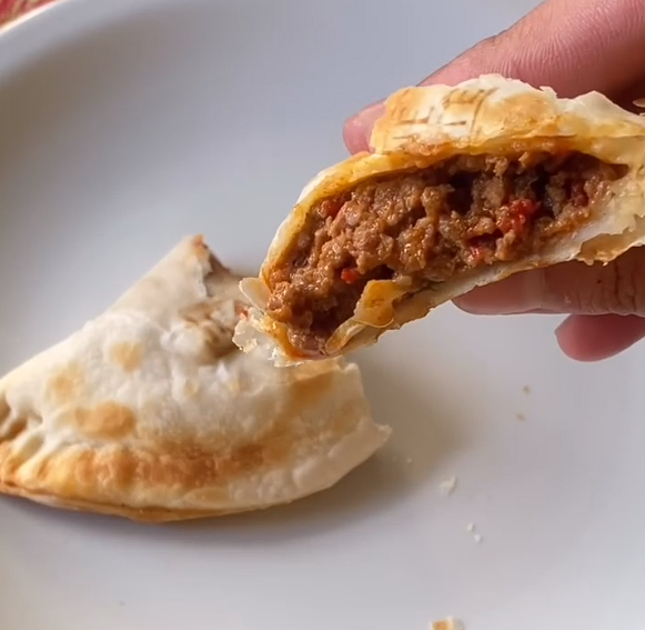 Empanada De Carne Picante