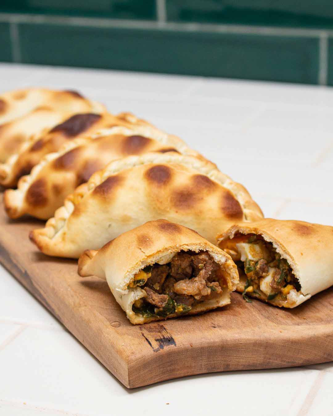 6 Empanadas A La Parrilla De Carne Picante