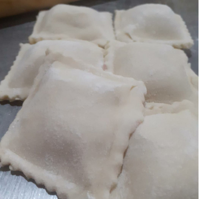 Raviolones de jamón, muzza y ricota (12 unidades)