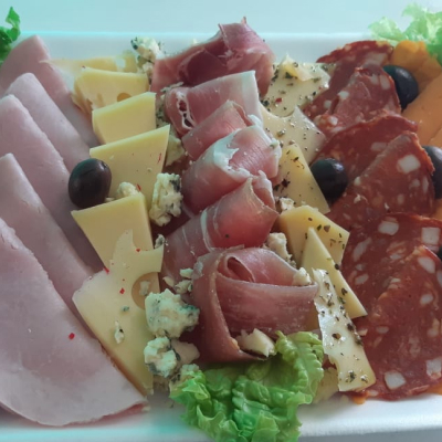 Picada "comen 2 pican 4"