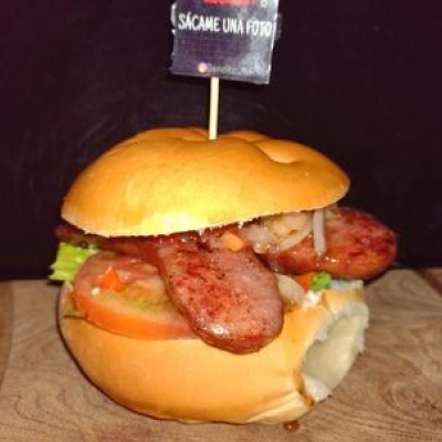 Choripán Lechuga Y Tomate + Fritas