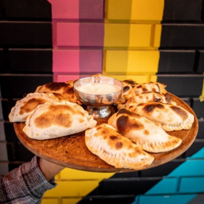 Docena De Empanadas + Salsa