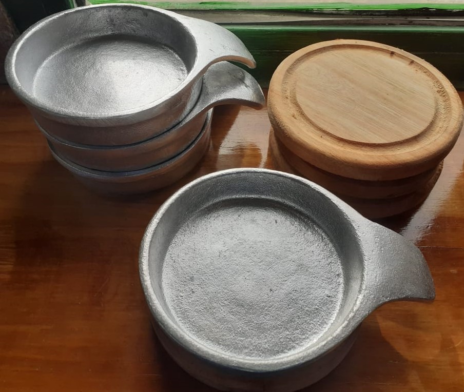 Provoleta Con Asas Burdeos 14 cm