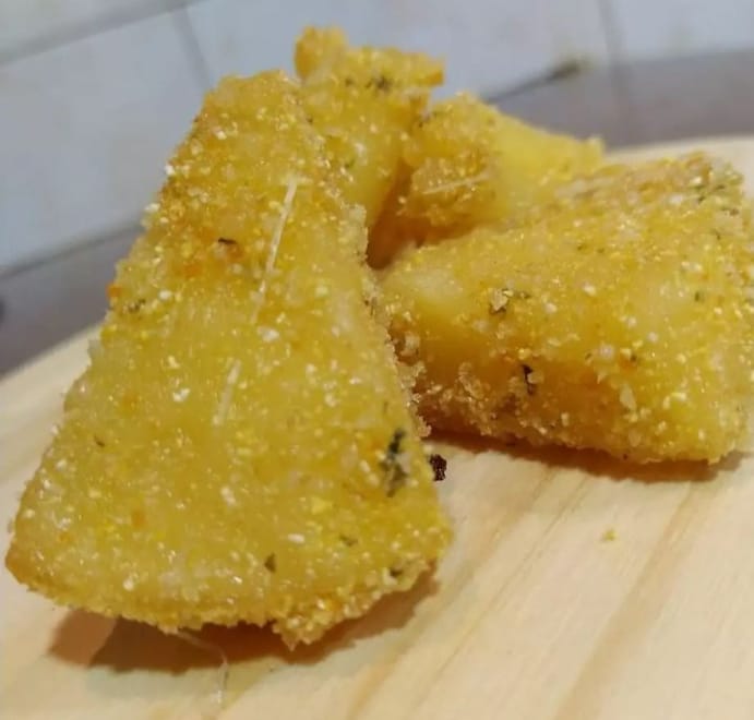 Triangulitos de provoleta