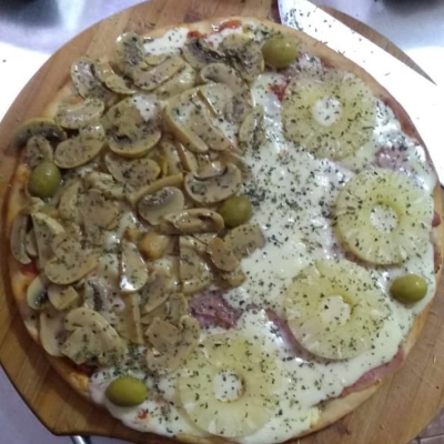 Pizza Mitad Ananá Y Jamón
